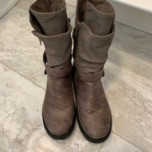 Carlos Santana Women’s Sawyer Moto Boot